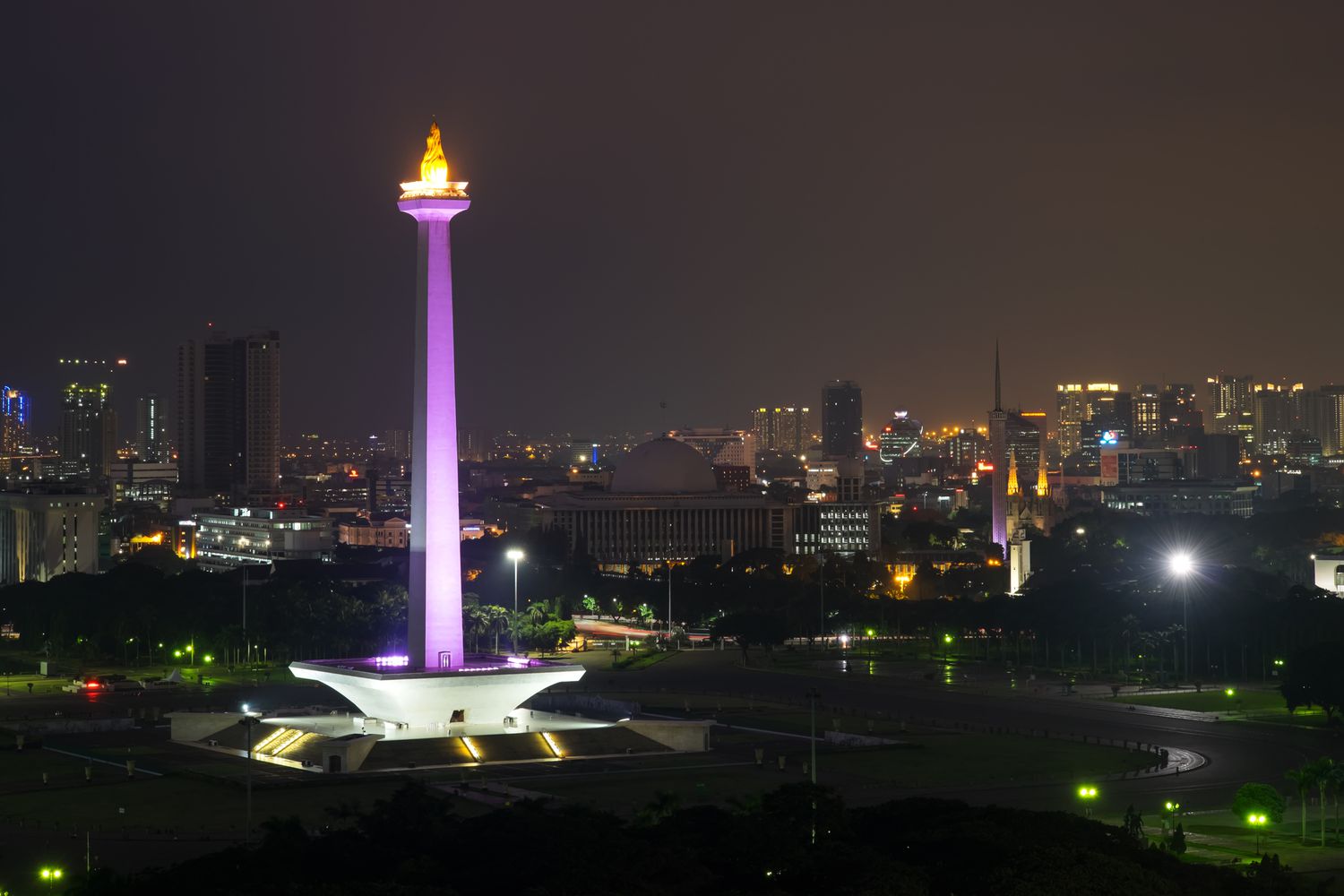 Visit the Iconic Monas
