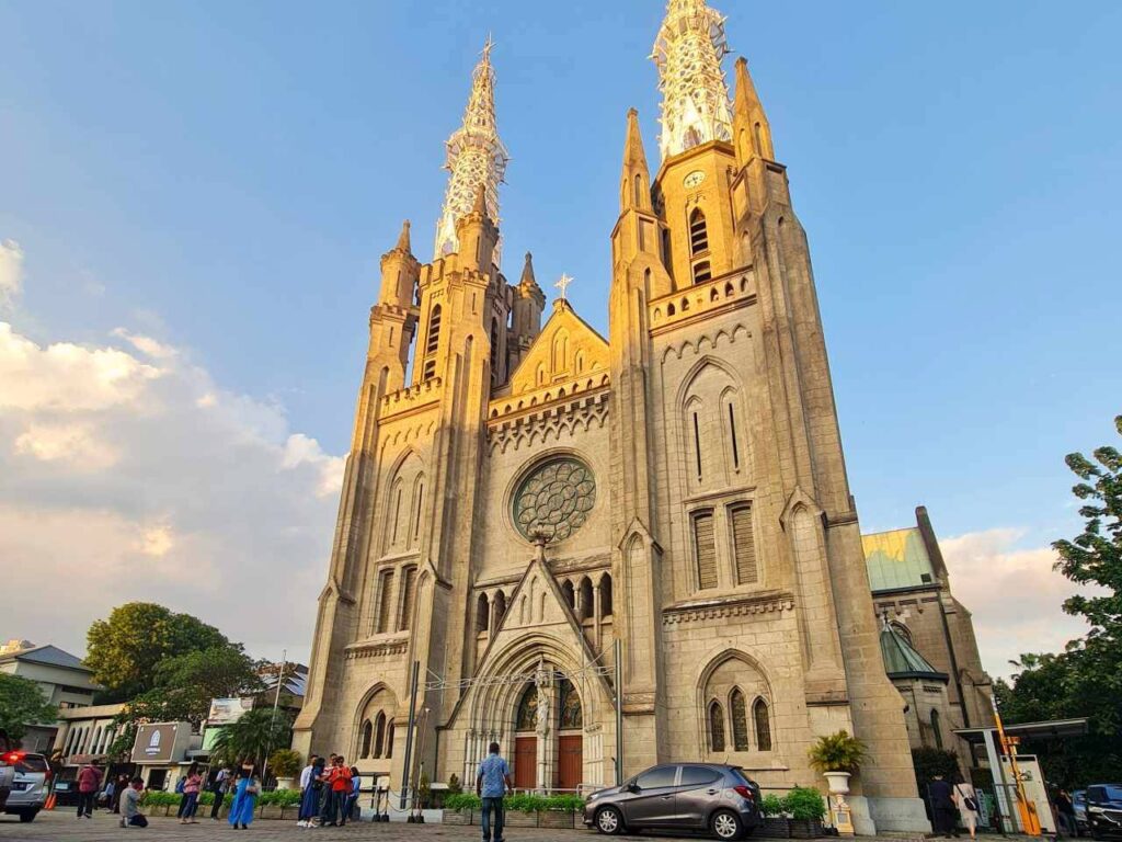 Jakarta Cathedral - top tours and travels
